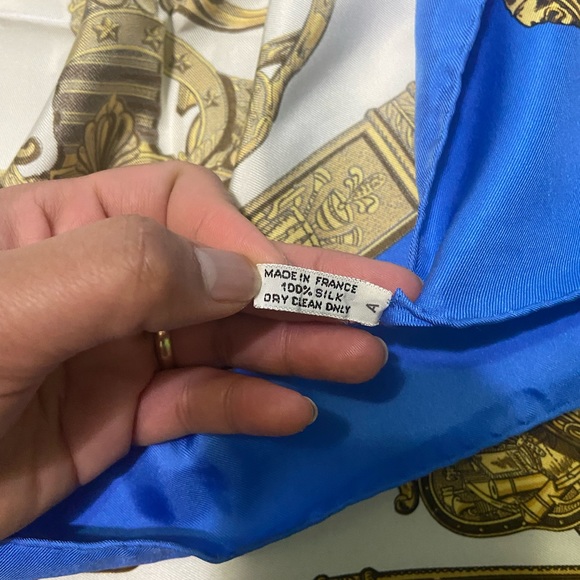 Hermes scarf new 100% silk - Picture 5 of 5